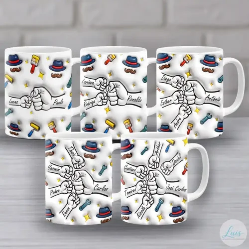 arte para caneca dia dos pais com mãozinhas de 1 a 5 filhos em cumprimento de punhos com o pai, personalizada com nomes, fundo com chapéus, bigodes, ferramentas e estrelas em efeito 3D